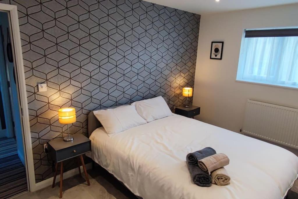 Comfortable 1 Bed Flat With Air Con บอร์แรมวูด ภายนอก รูปภาพ